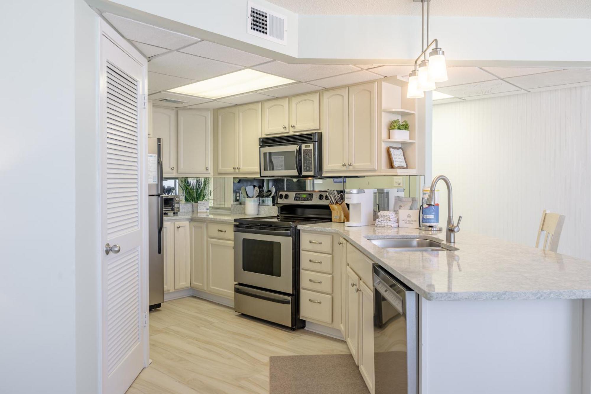 Aquavista Beach Resort By Sand Seeker Vacations Panama City Beach Room photo